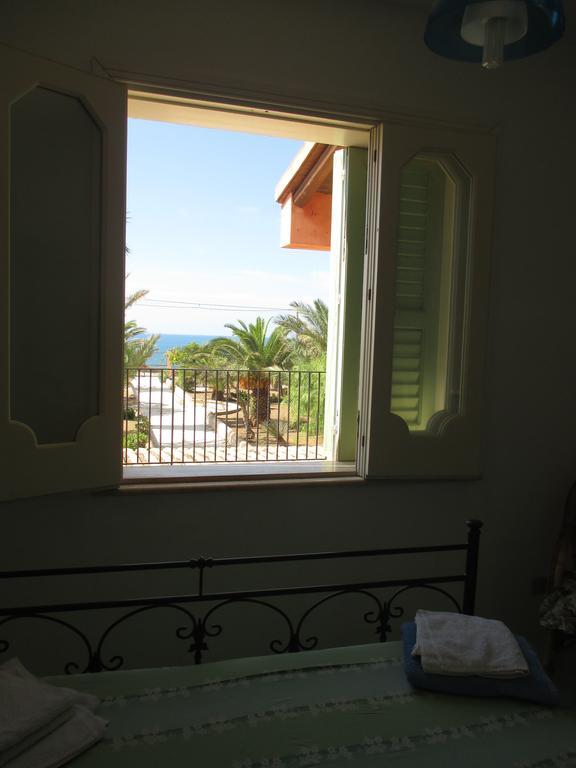 La Villa Rosa Al Mare بوزالو الغرفة الصورة