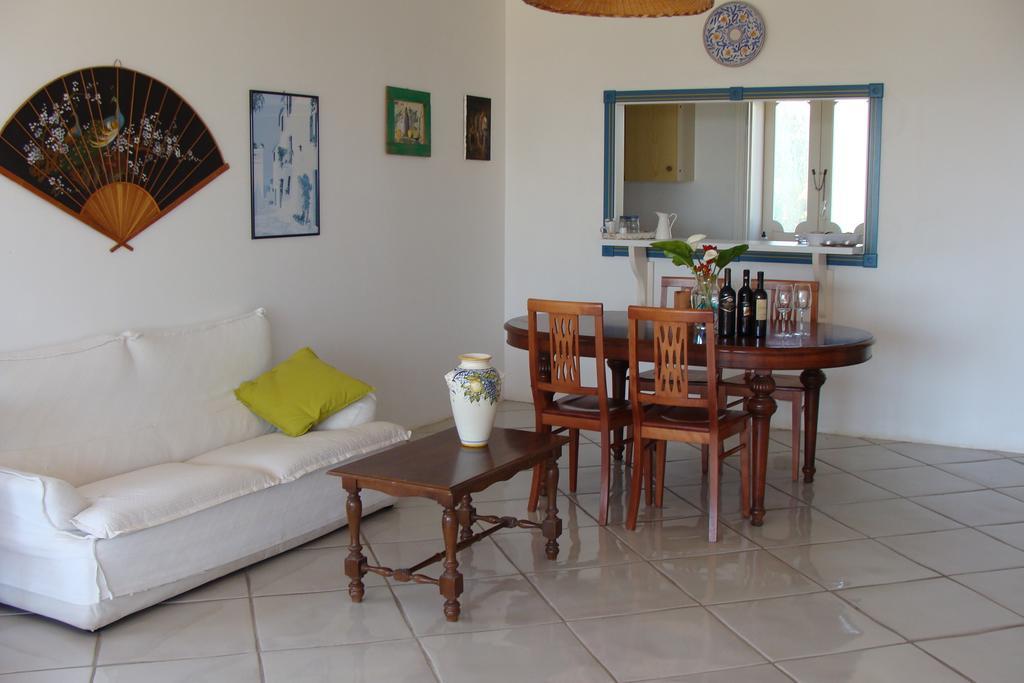 La Villa Rosa Al Mare بوزالو الغرفة الصورة