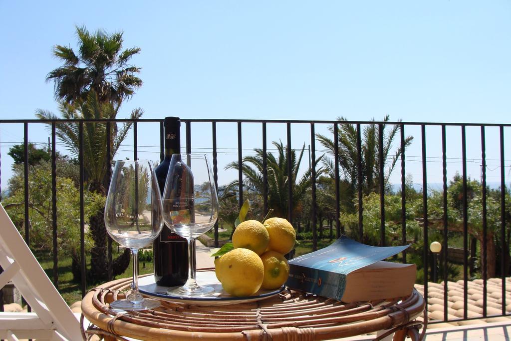 La Villa Rosa Al Mare بوزالو الغرفة الصورة