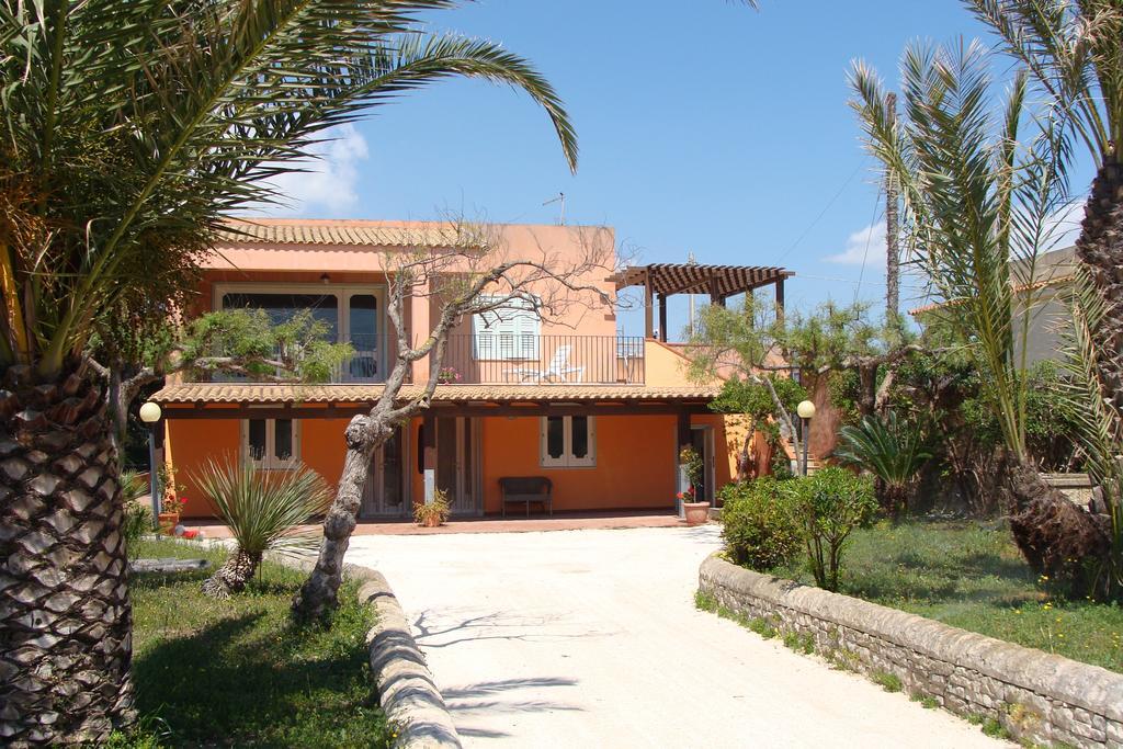 La Villa Rosa Al Mare بوزالو الغرفة الصورة