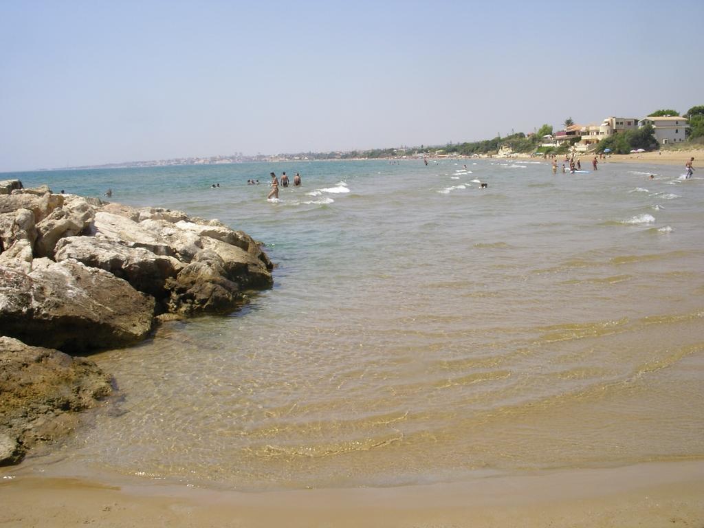 La Villa Rosa Al Mare بوزالو الغرفة الصورة