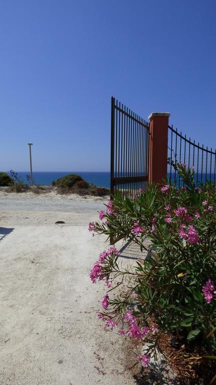 La Villa Rosa Al Mare بوزالو المظهر الخارجي الصورة