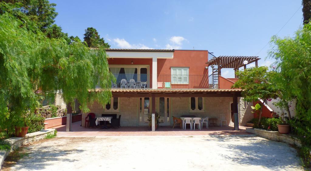 La Villa Rosa Al Mare بوزالو المظهر الخارجي الصورة