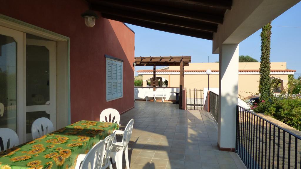 La Villa Rosa Al Mare بوزالو المظهر الخارجي الصورة