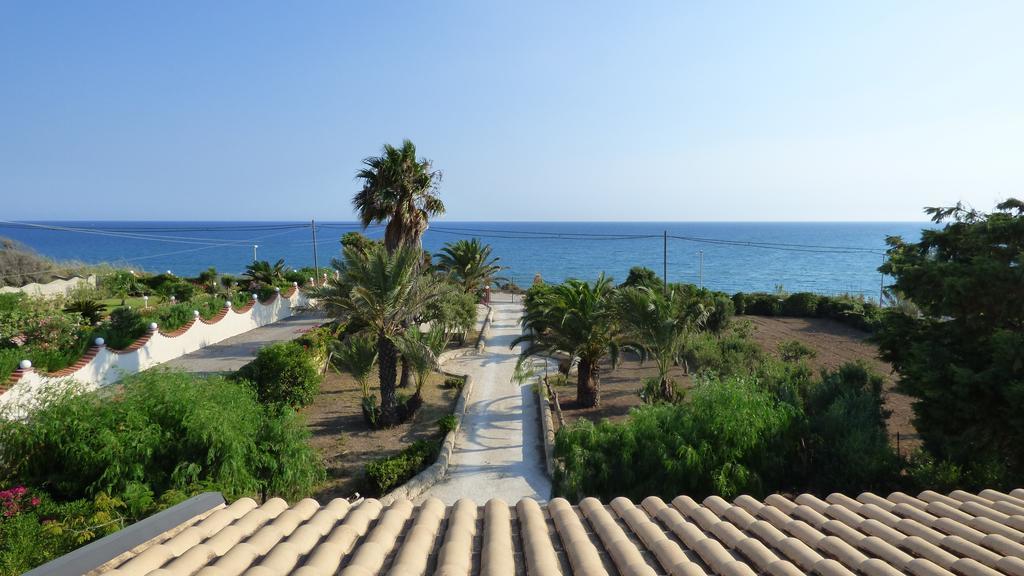 La Villa Rosa Al Mare بوزالو المظهر الخارجي الصورة